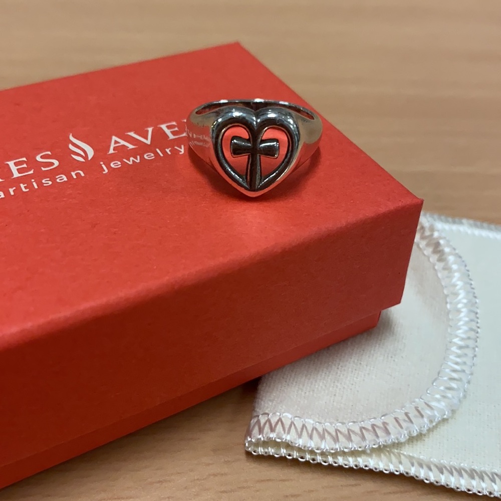 James Avery retired eternal love ring.